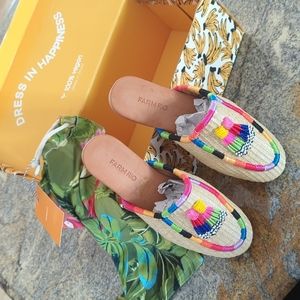 NWT New with box and dust bag. Farm Rio Natural Raffia Mules. Size 7.5